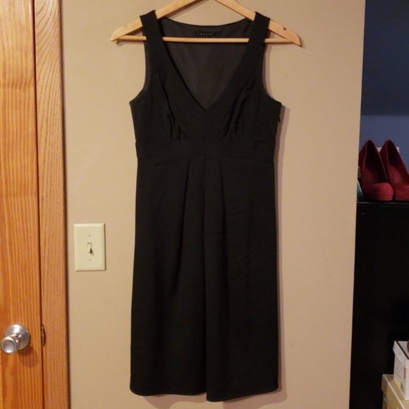 Theory Dresses & Skirts - Theory Black Sleeveless Dress Size 2